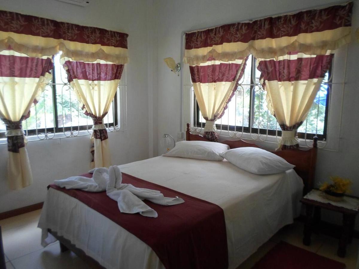 Gigi'S Self Catering Apartment Port Glaud 외부 사진