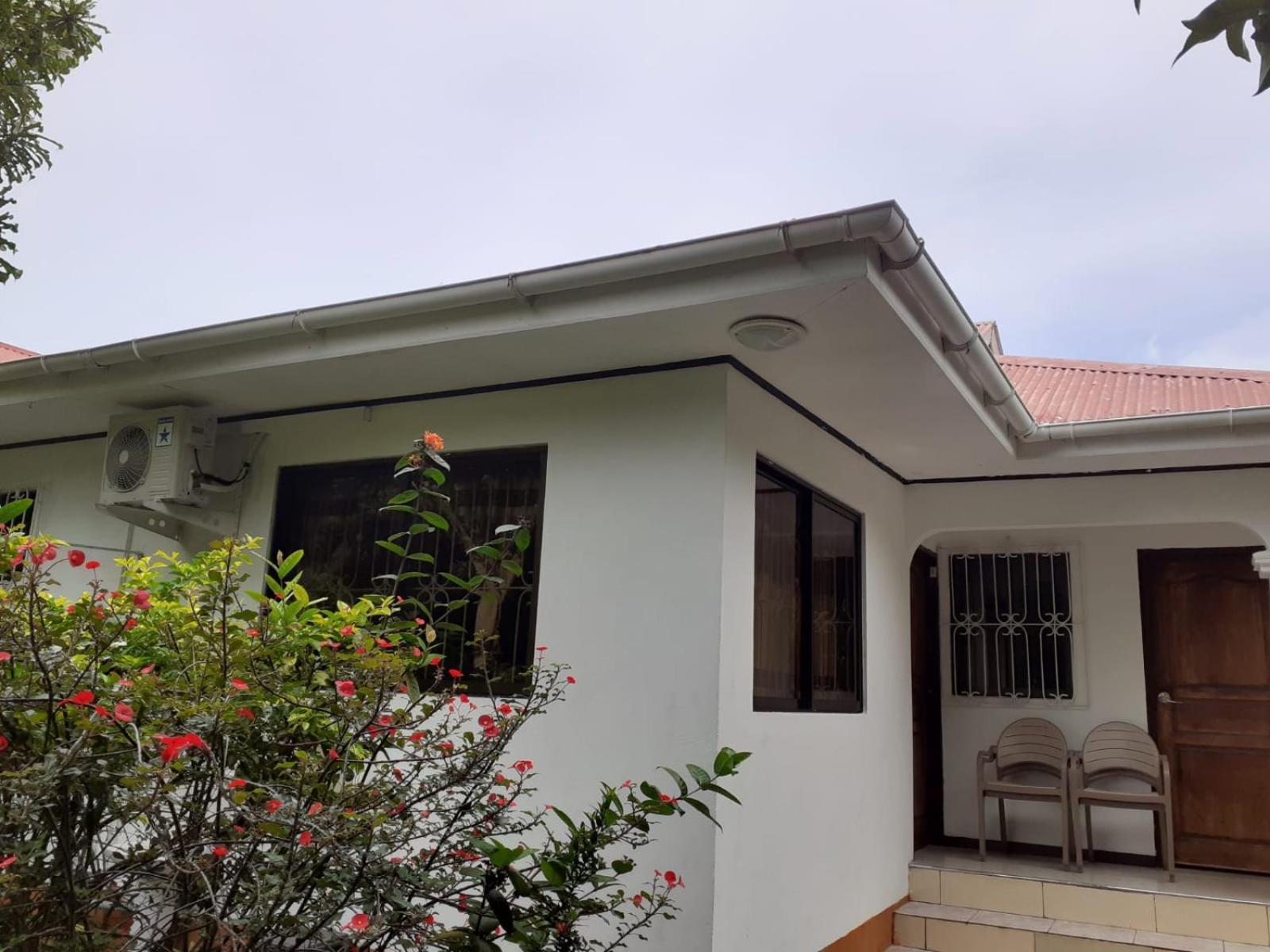 Gigi'S Self Catering Apartment Port Glaud 외부 사진
